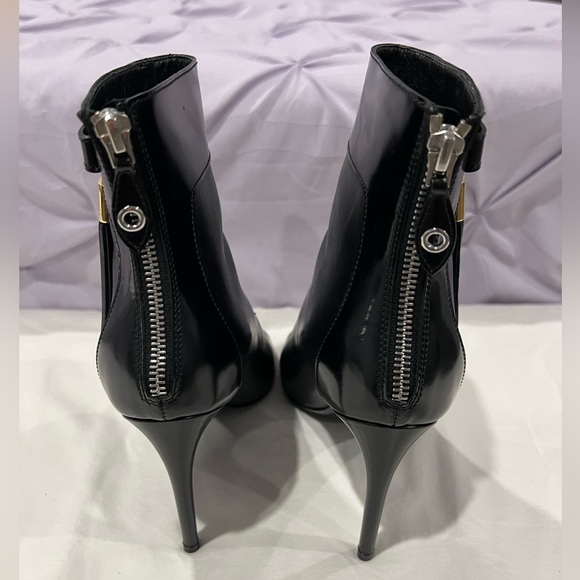 Louis Vuitton open toe boots - Picture 3 of 4